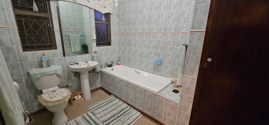 4 Bedroom Property for Sale in Dan Pienaar Free State